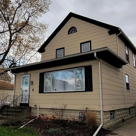 Comfortable And Charming, 15 Mins To Niagara Falls